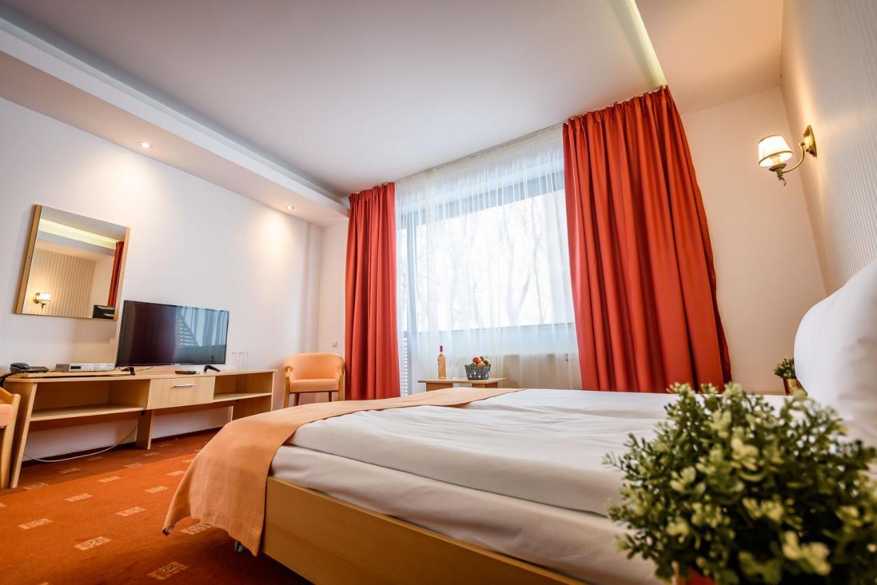 Hotel Andy Km 36 Bukarest Kültér fotó
