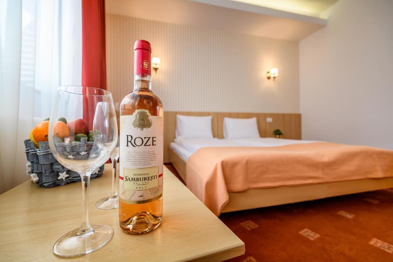 Hotel Andy Km 36 Bukarest Kültér fotó