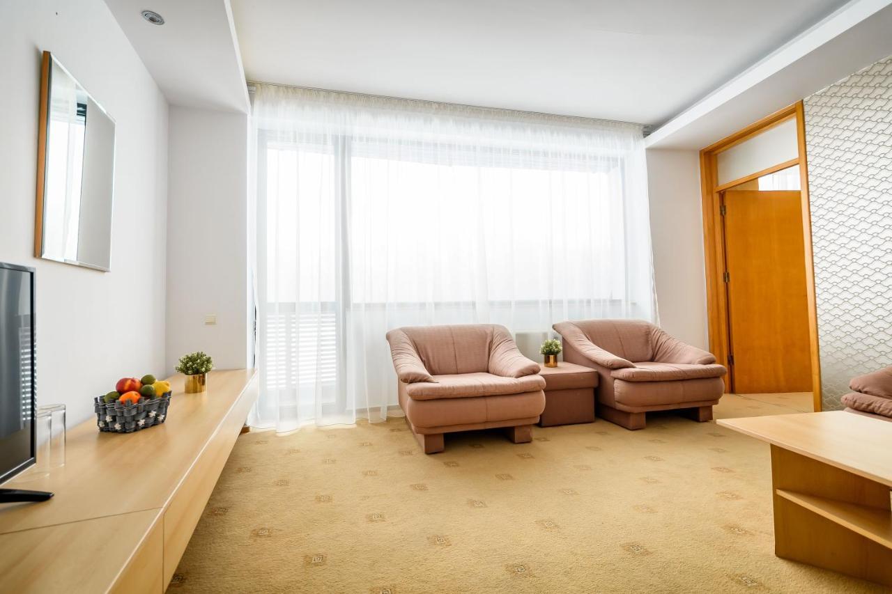 Hotel Andy Km 36 Bukarest Kültér fotó