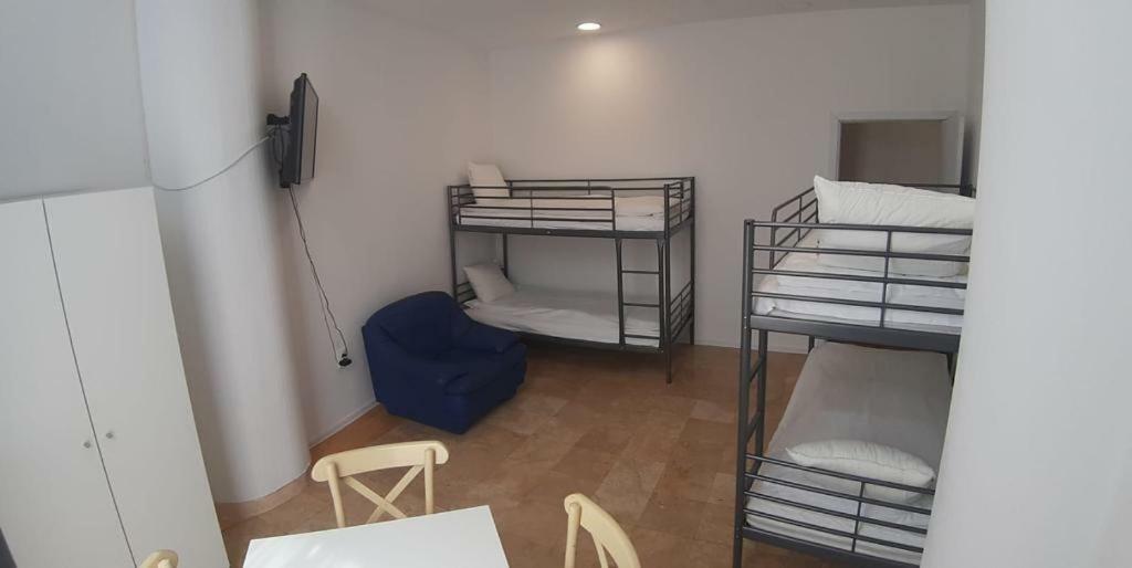 Hotel Andy Km 36 Bukarest Kültér fotó